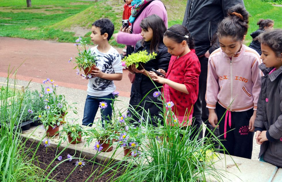 00-enfants-jardiniers1-web-9f055dc6f1ae226a5c98a3fff72216cc