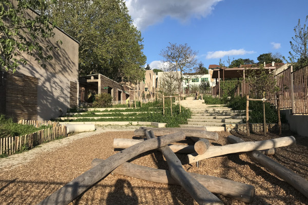 Cours Oasis et Parvis